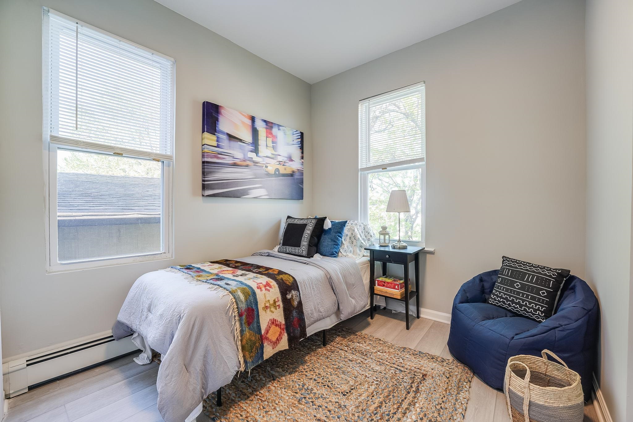 157 NELSON AVE Unit: 2L