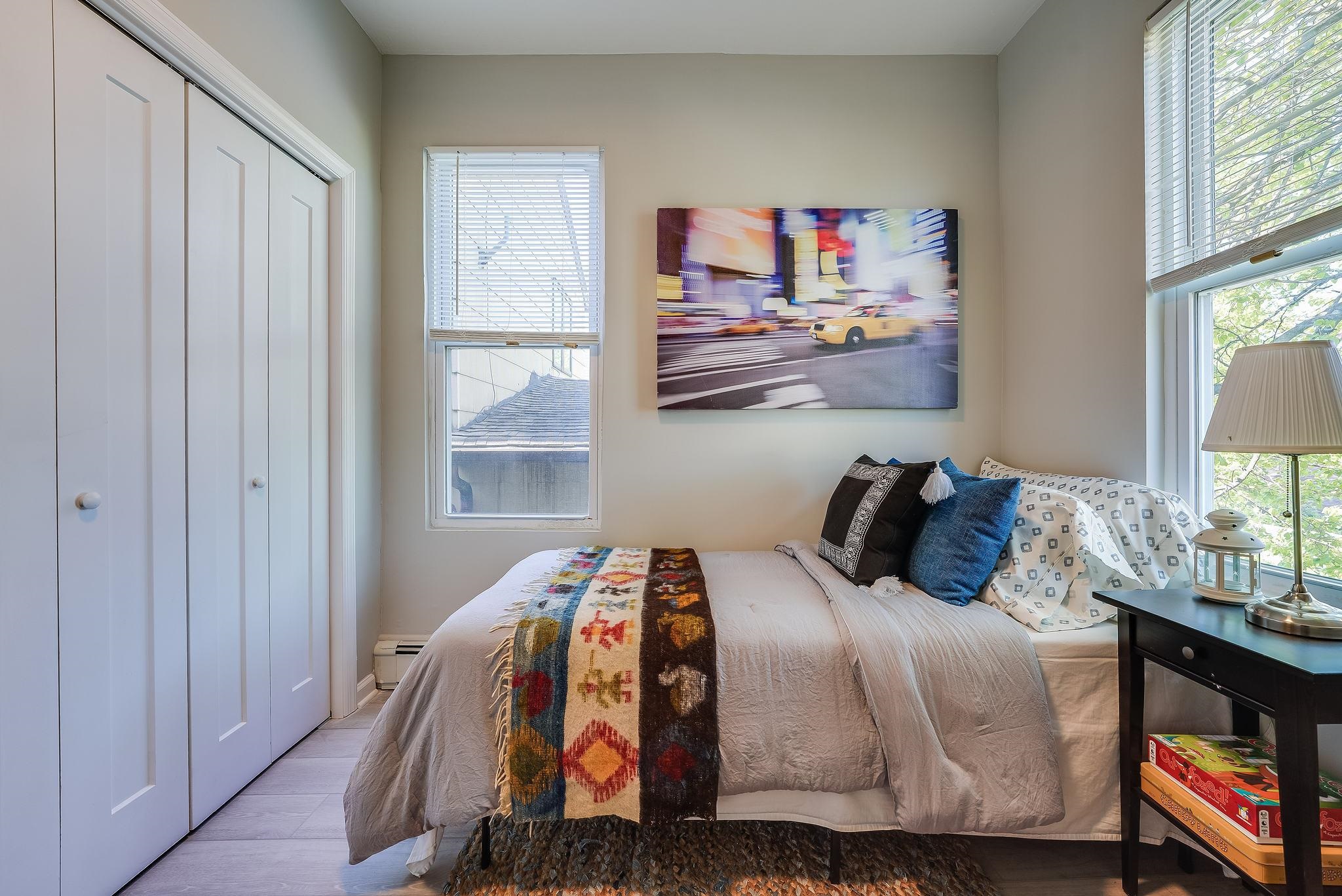 157 NELSON AVE Unit: 2L