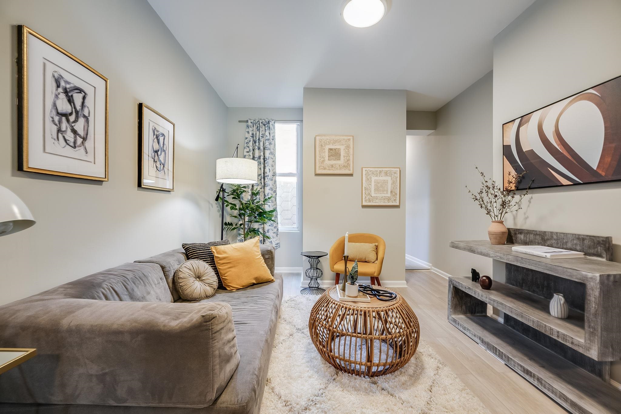 157 NELSON AVE Unit: 2L