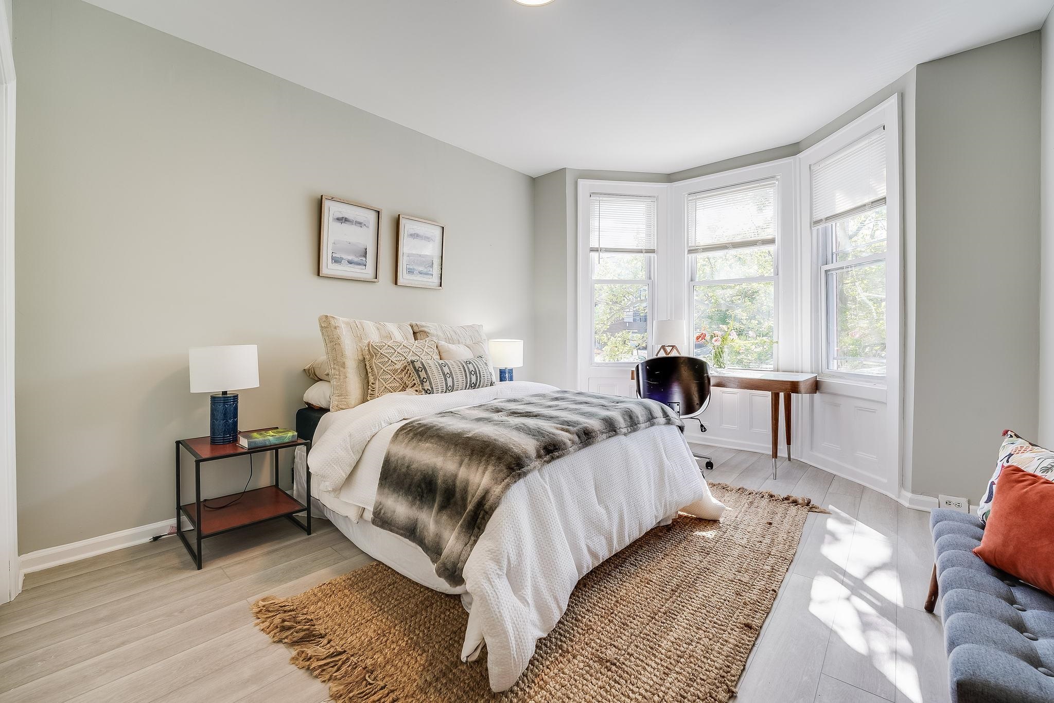 157 NELSON AVE Unit: 2L