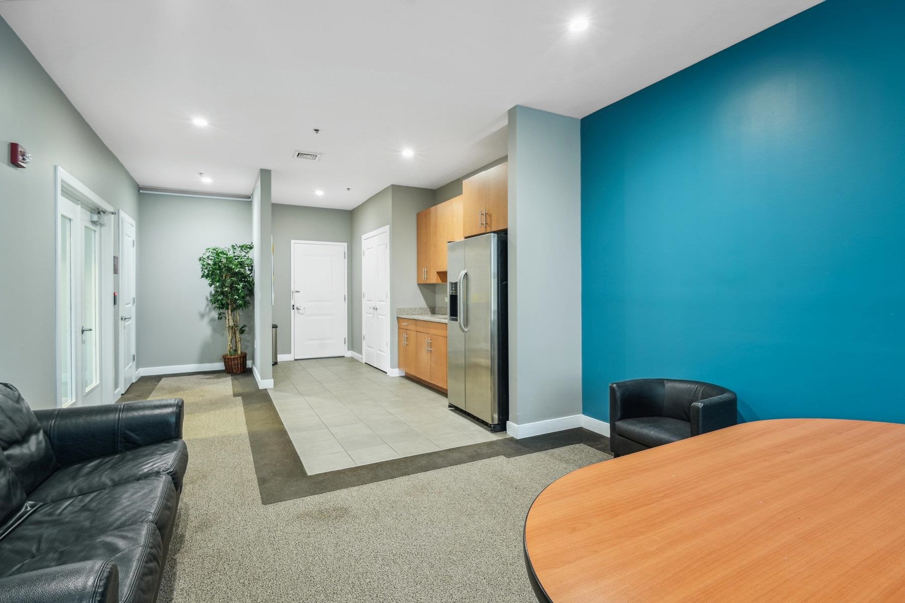 172 CULVER AVE Unit: 202