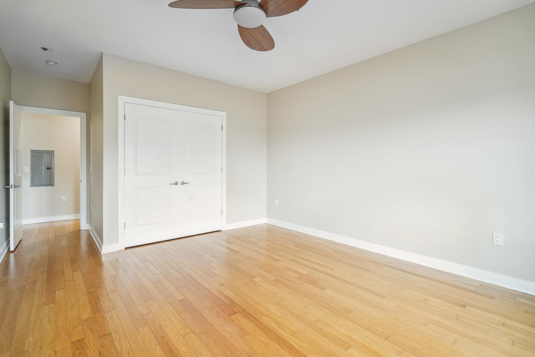 172 CULVER AVE Unit: 202