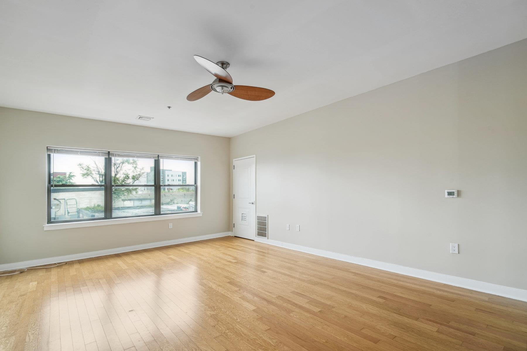 172 CULVER AVE Unit: 202