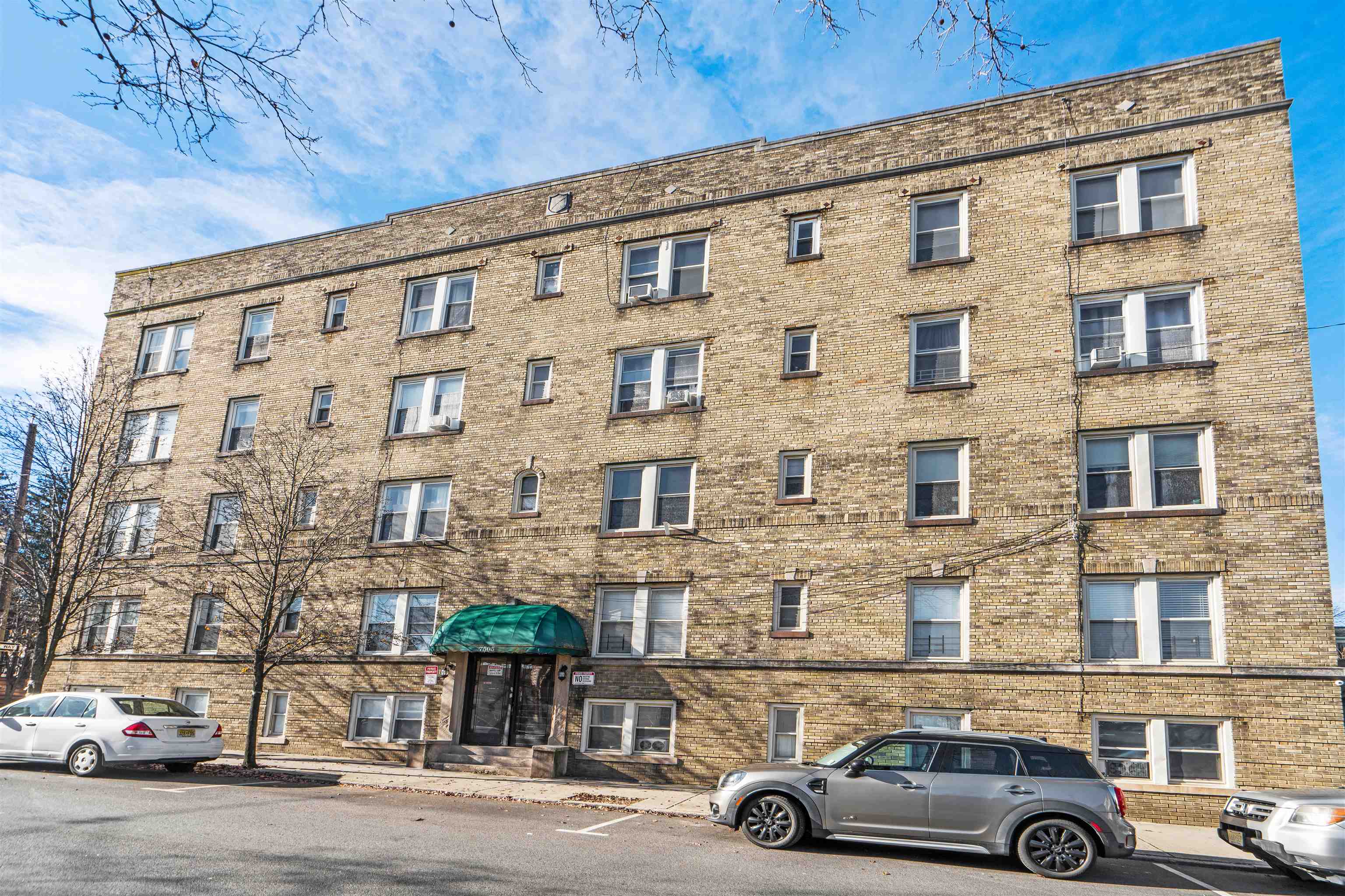 7505 PALISADE AVE Unit: D3