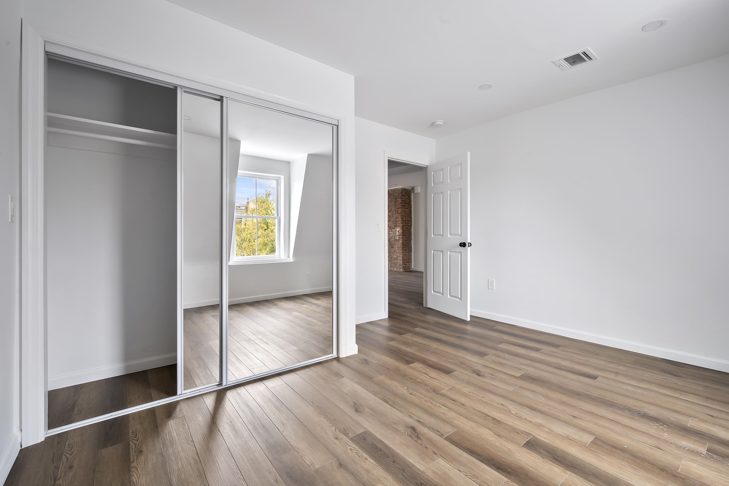 38 JEFFERSON AVE Unit: 3