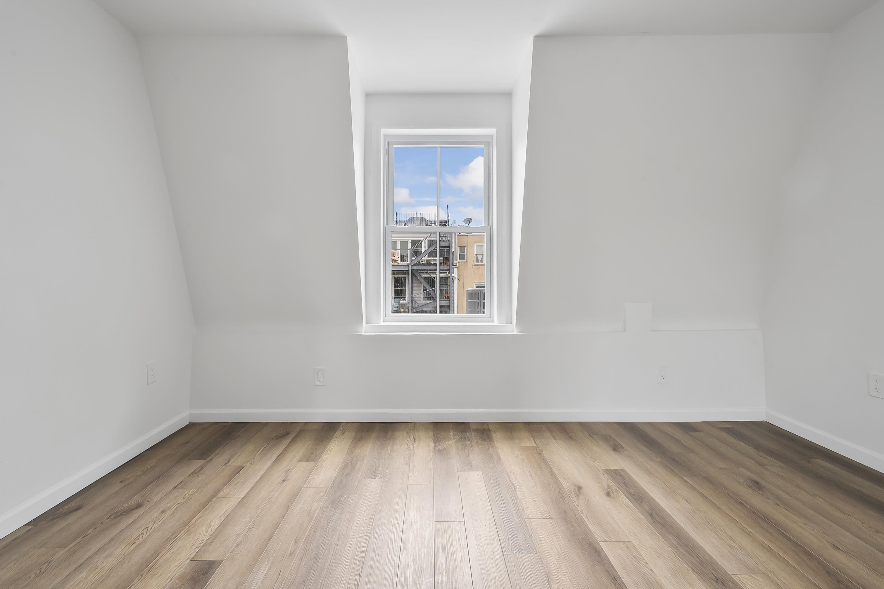 38 JEFFERSON AVE Unit: 3