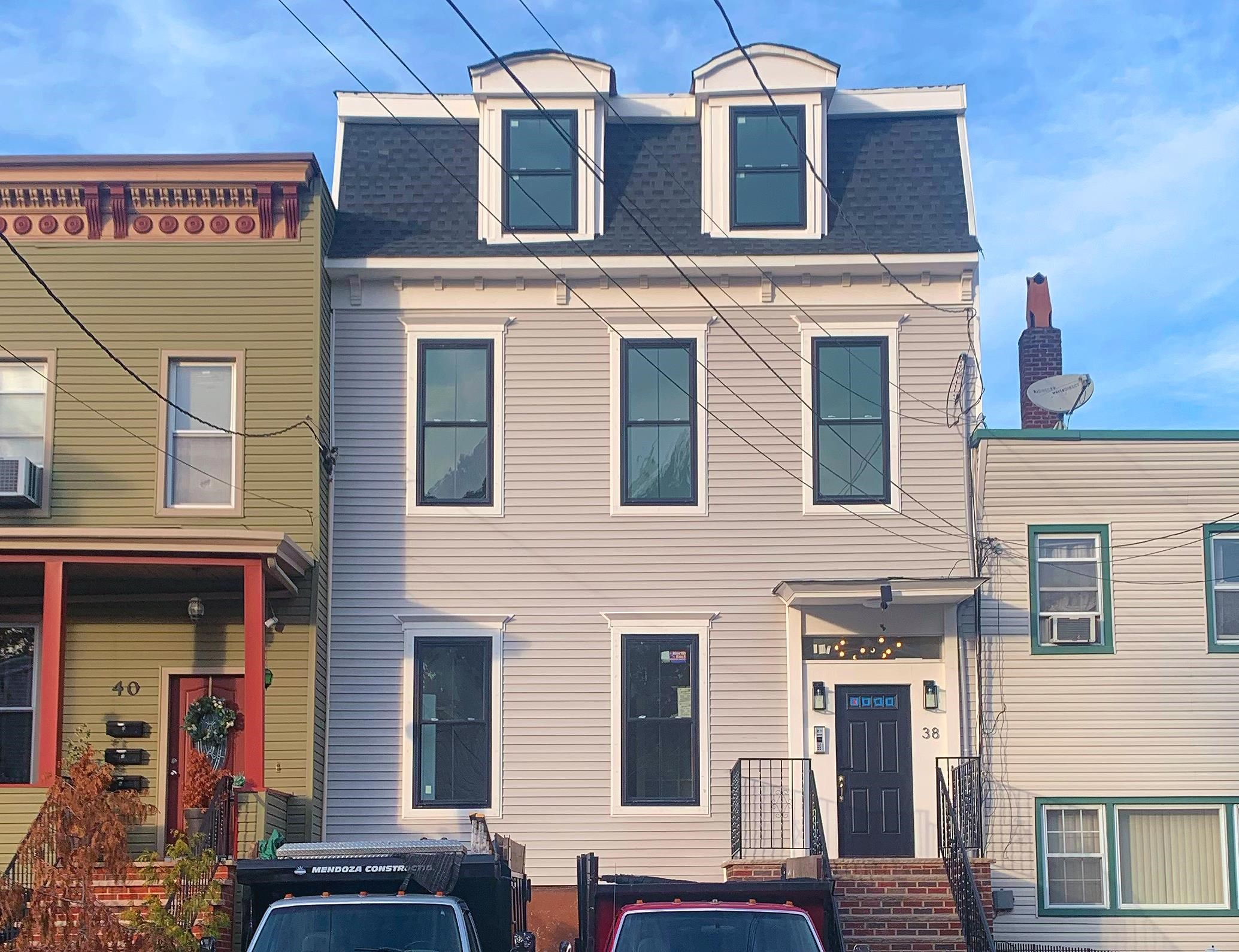 38 JEFFERSON AVE Unit: 3