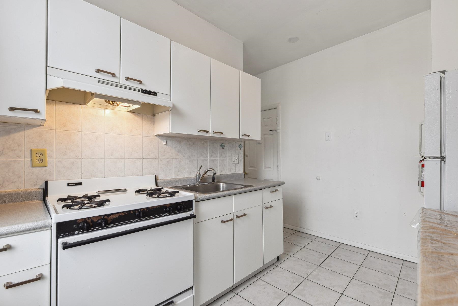 7505 PALISADE AVE Unit: D3