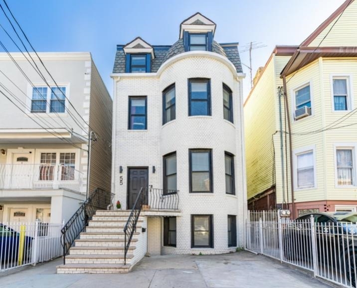 55 ATLANTIC ST Unit: unit 1