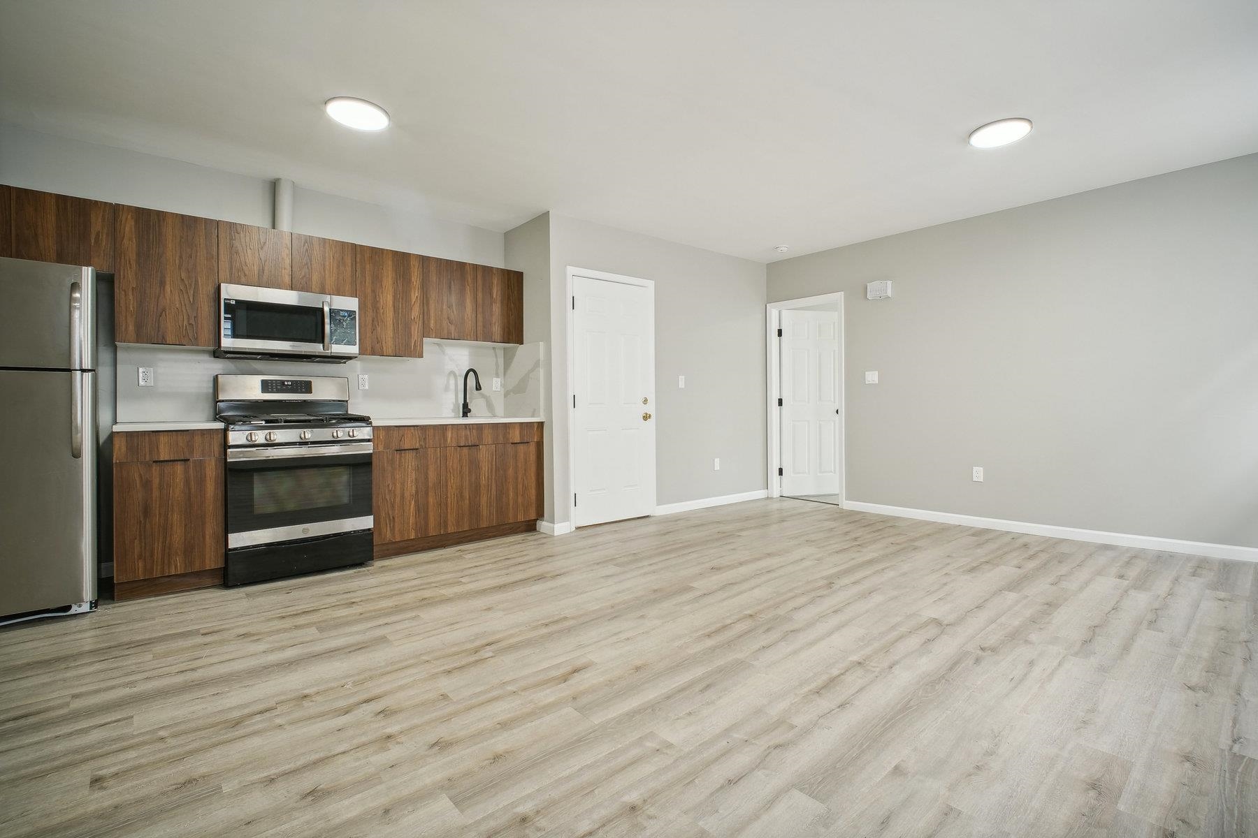 125 KEARNEY AVE Unit: 2