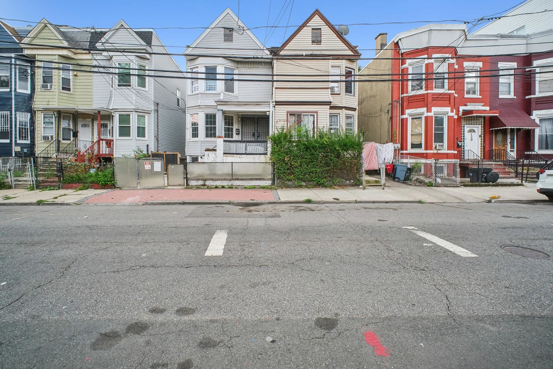 125 KEARNEY AVE Unit: 2