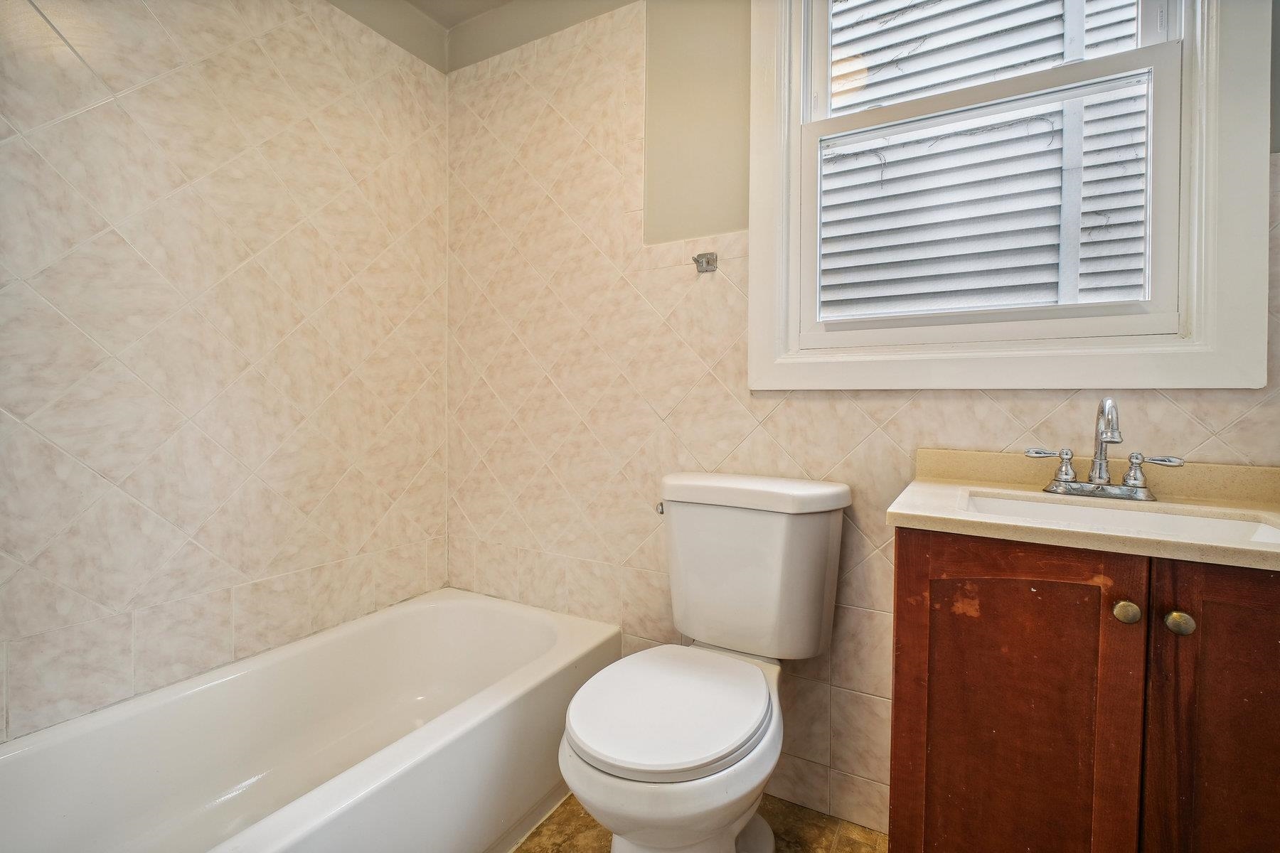 125 KEARNEY AVE Unit: 1