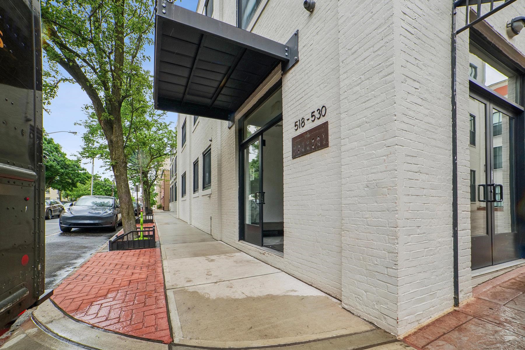 530 GREGORY AVE Unit: 101C