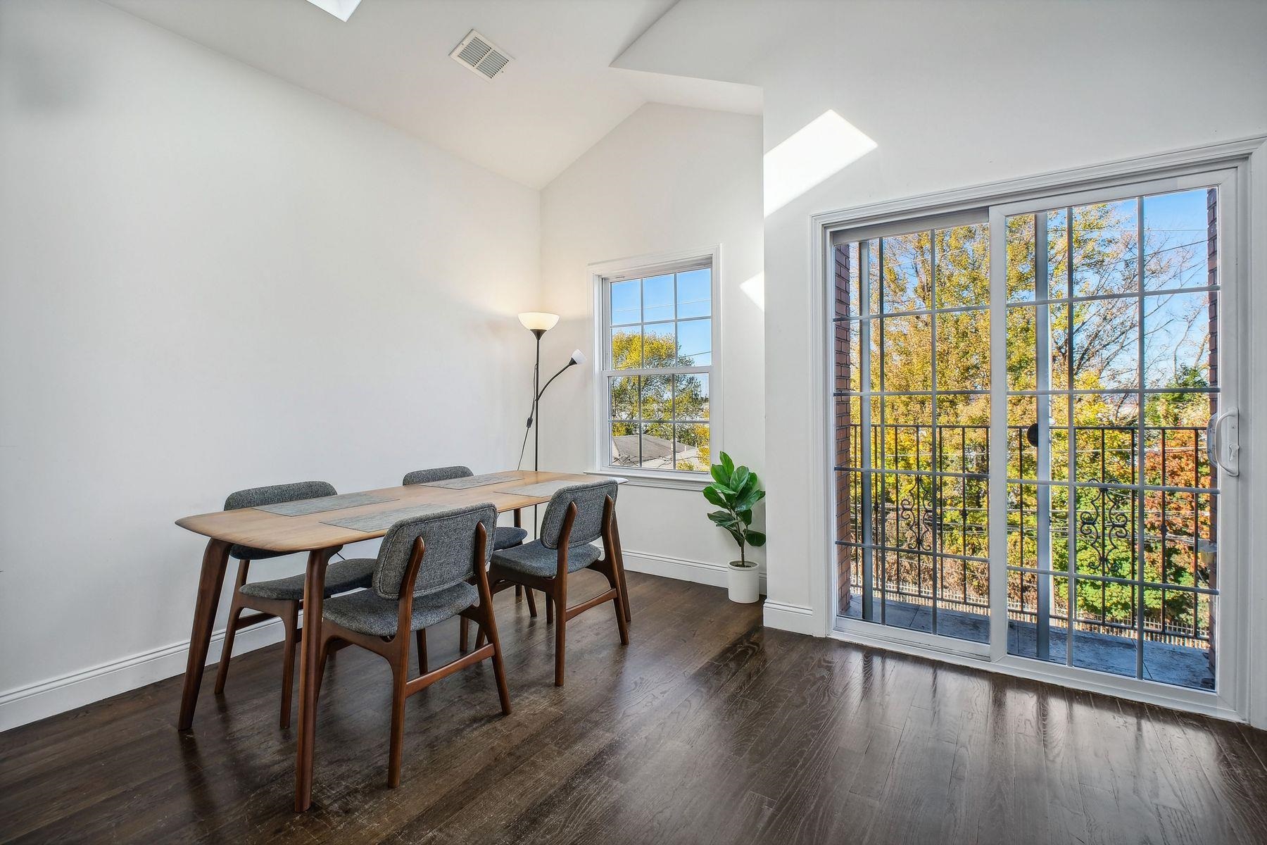 330 TERRACE AVE Unit: 2