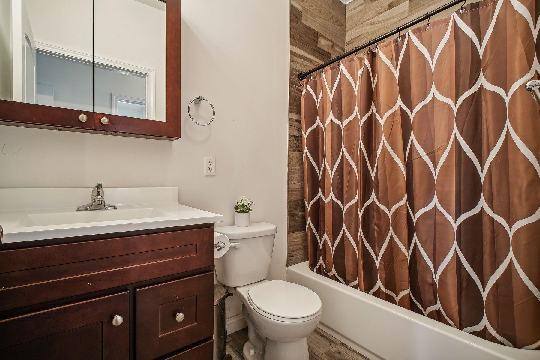 330 TERRACE AVE Unit: 2