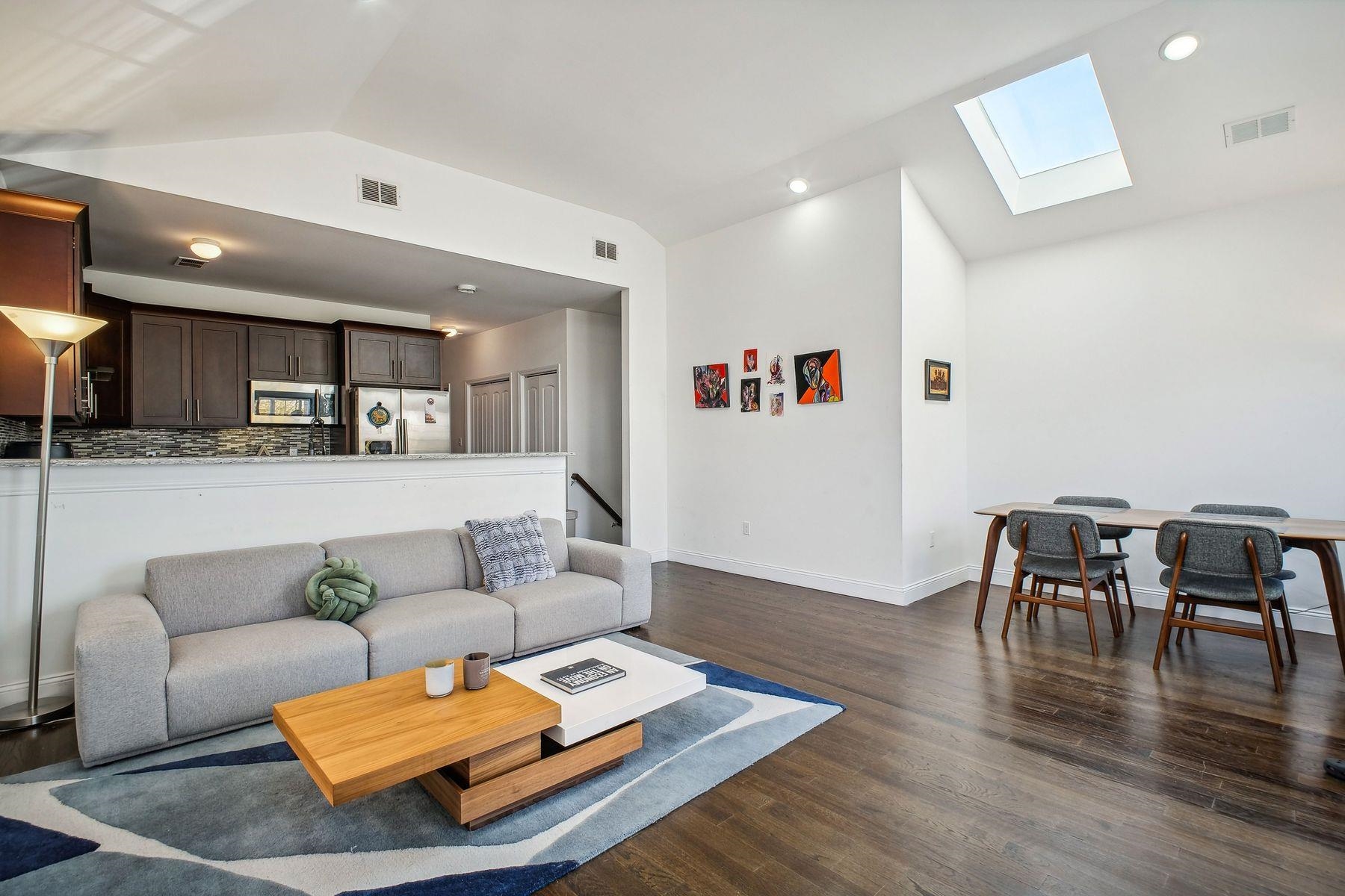 330 TERRACE AVE Unit: 2