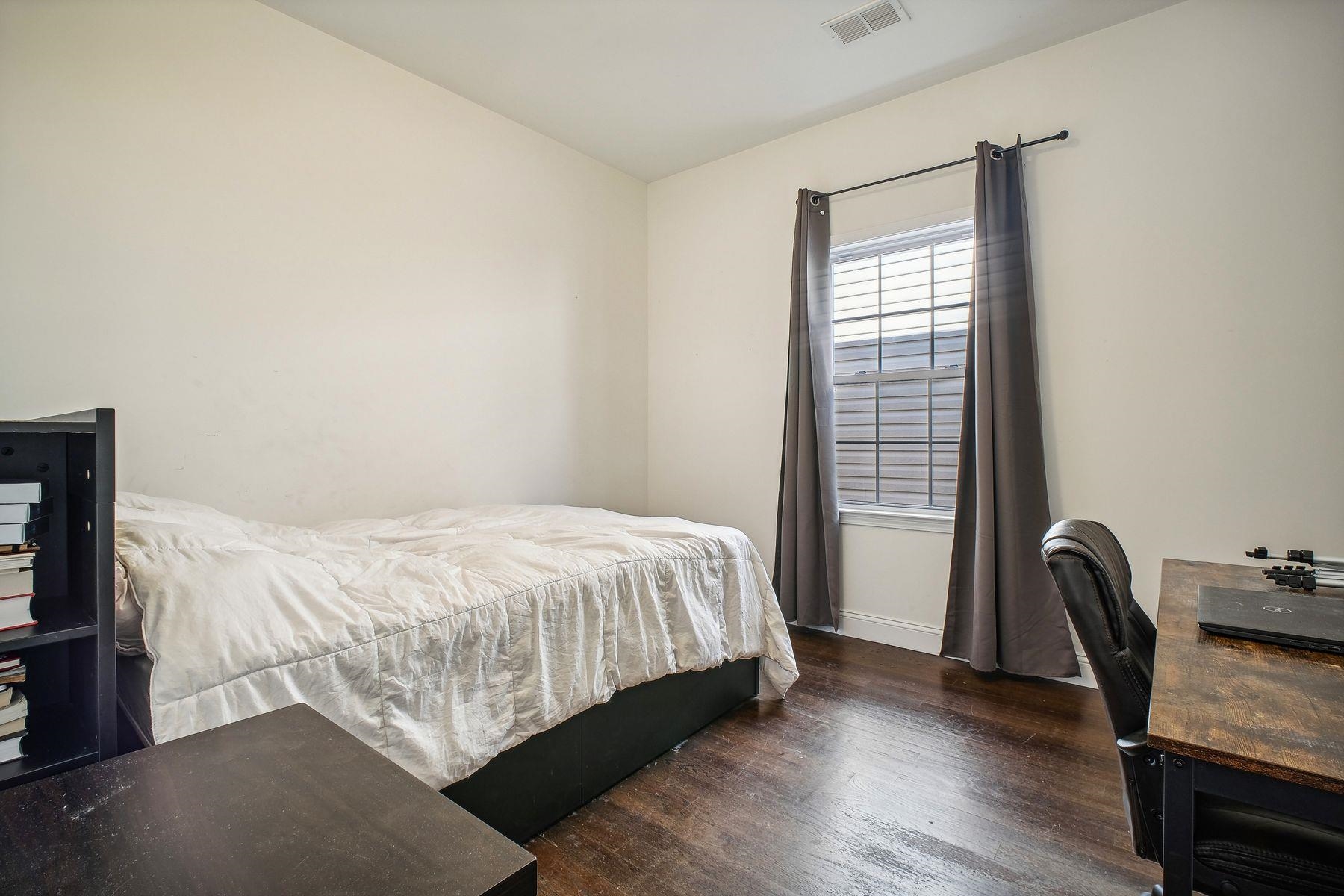 330 TERRACE AVE Unit: 2