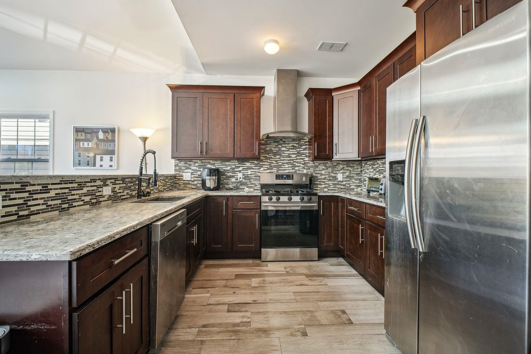 330 TERRACE AVE Unit: 1