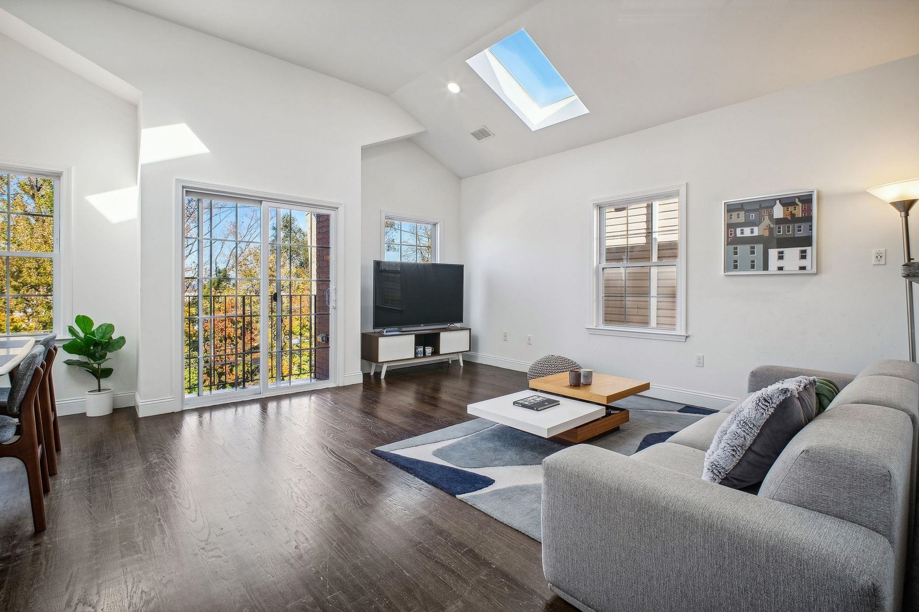 330 TERRACE AVE Unit: 1