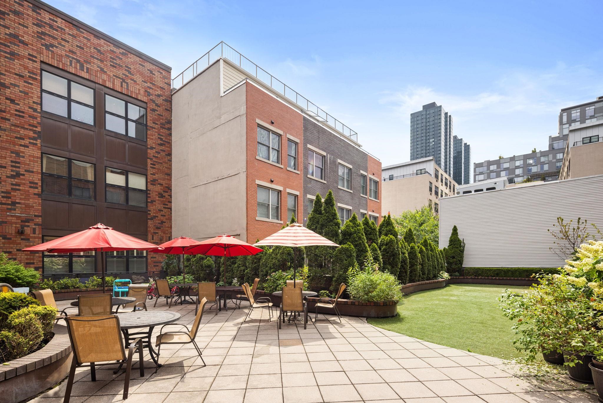 187 WARREN ST Unit: 208