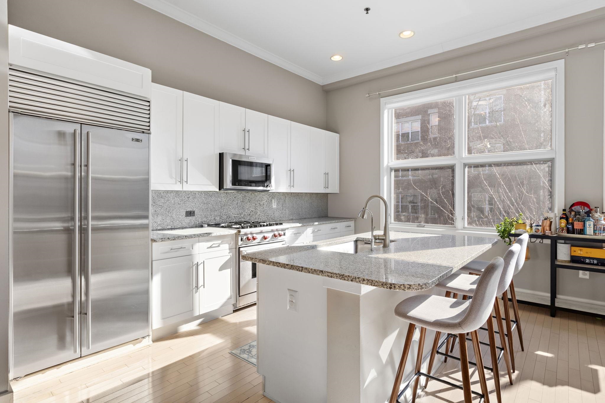 187 WARREN ST Unit: 208