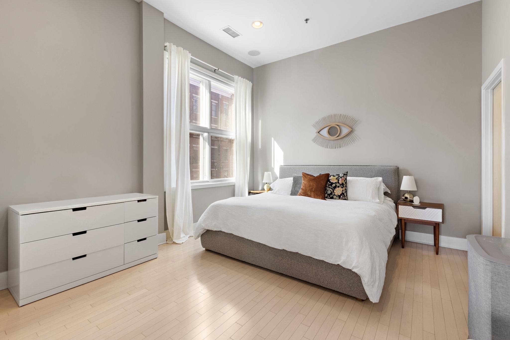 187 WARREN ST Unit: 208