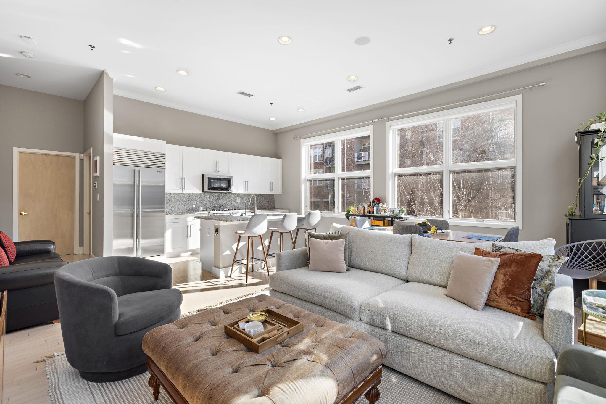 187 WARREN ST Unit: 208