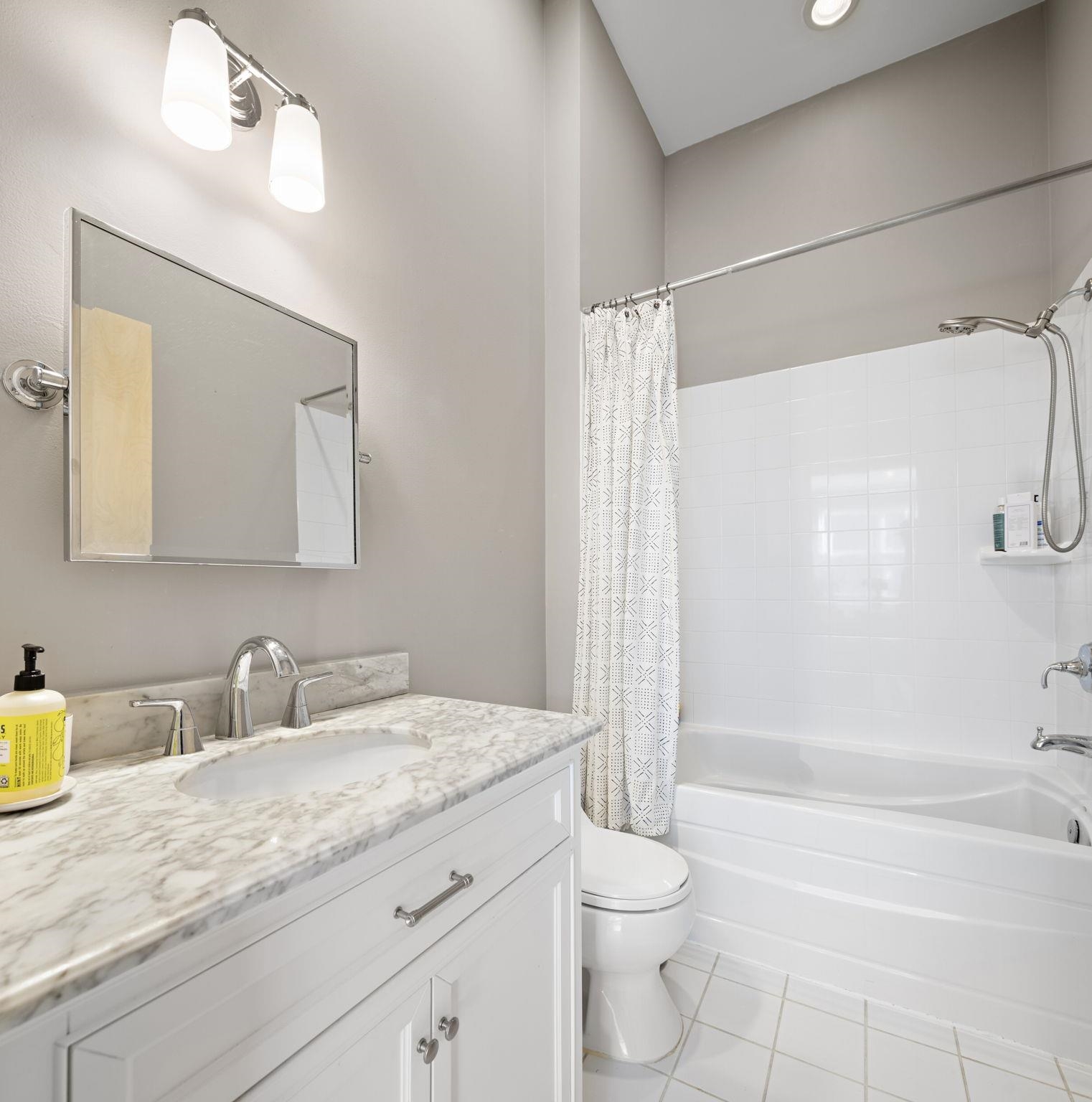 187 WARREN ST Unit: 208