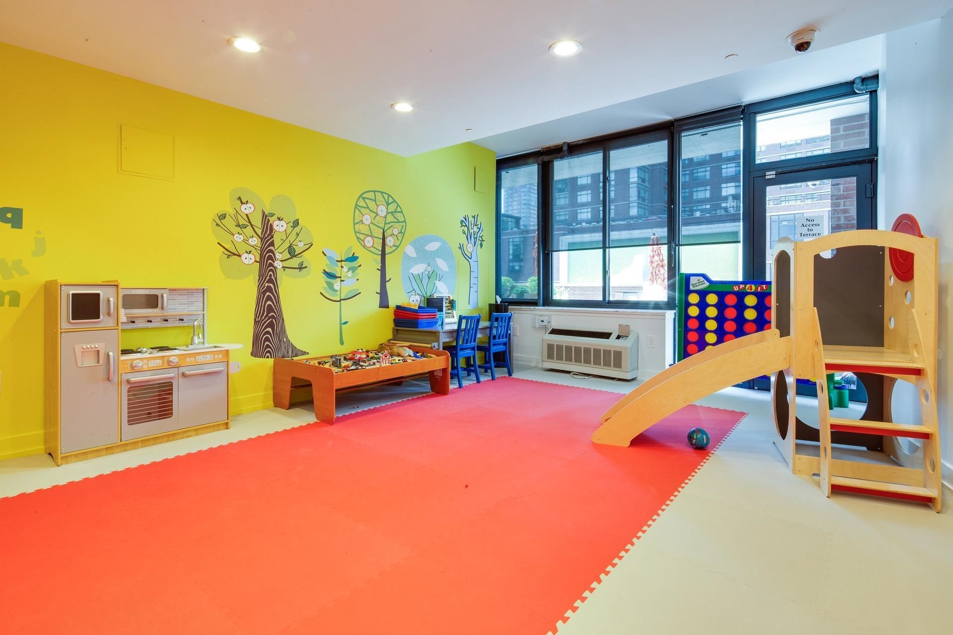 389 WASHINGTON ST Unit: 32E