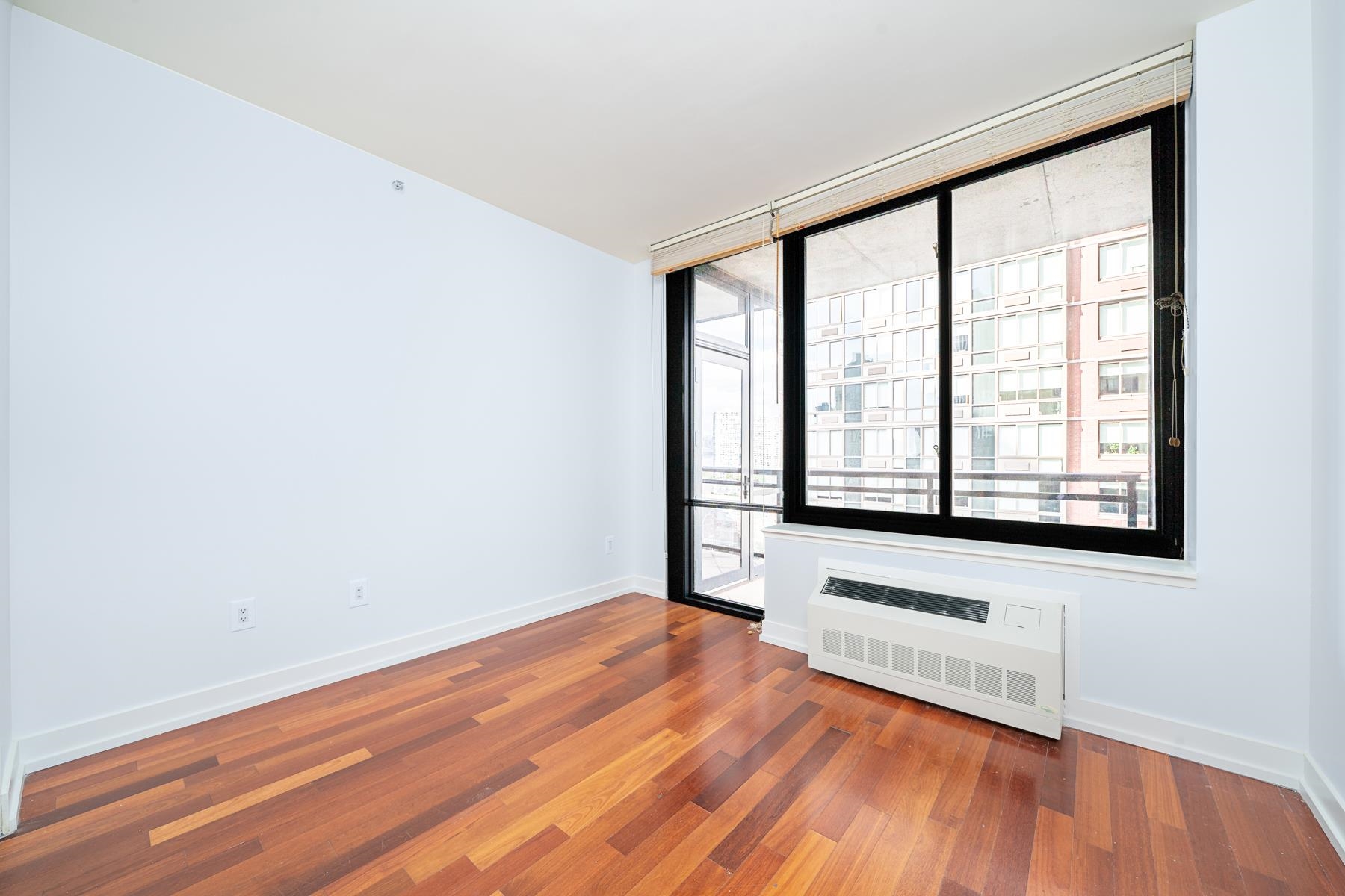 389 WASHINGTON ST Unit: 32E