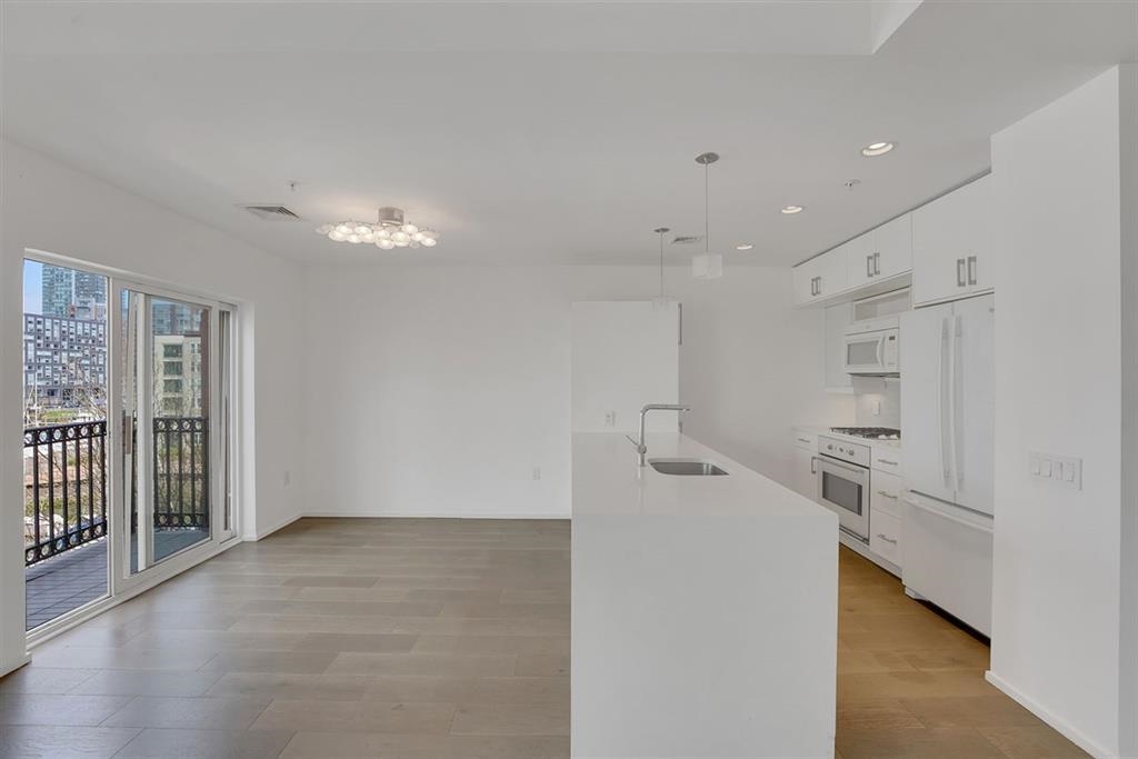 15 WARREN ST Unit: 424