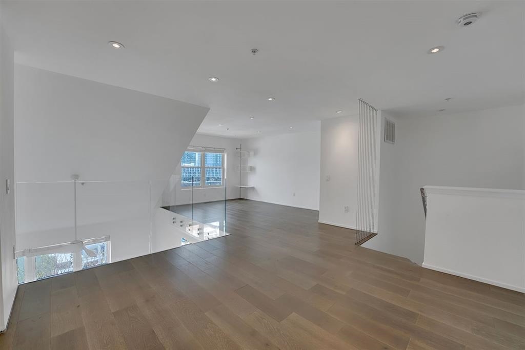15 WARREN ST Unit: 424
