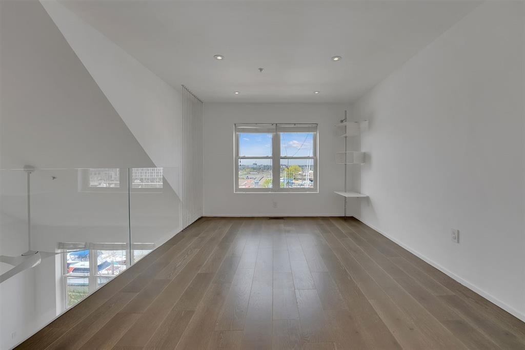 15 WARREN ST Unit: 424