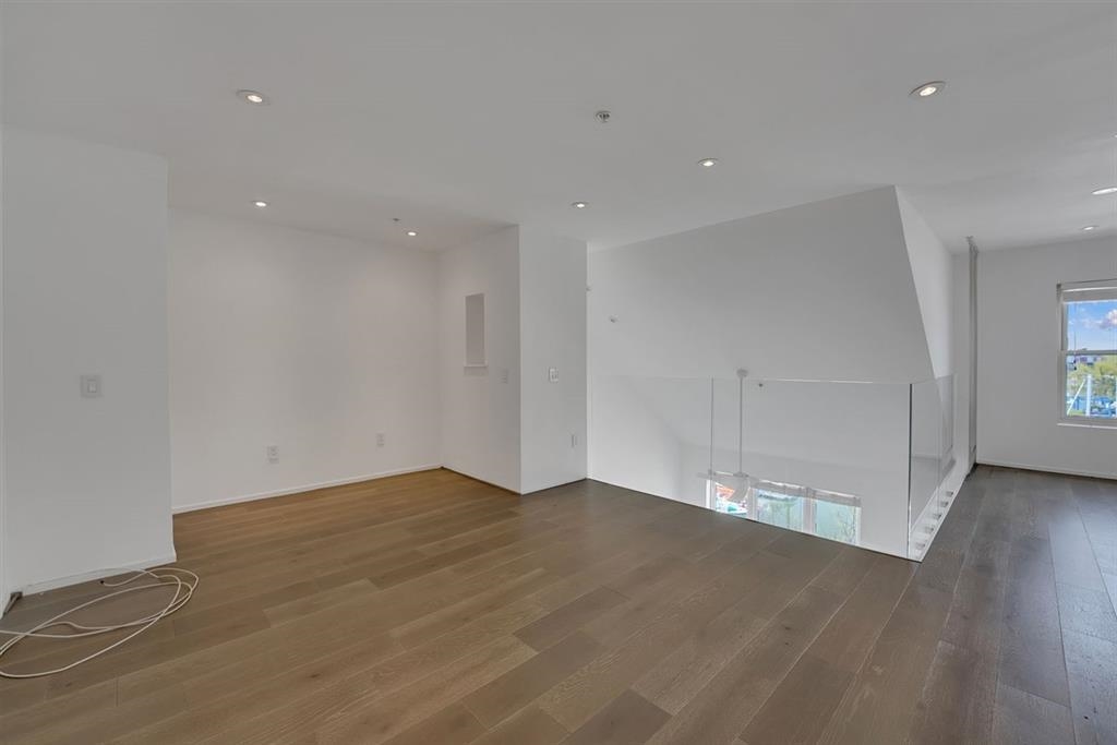 15 WARREN ST Unit: 424