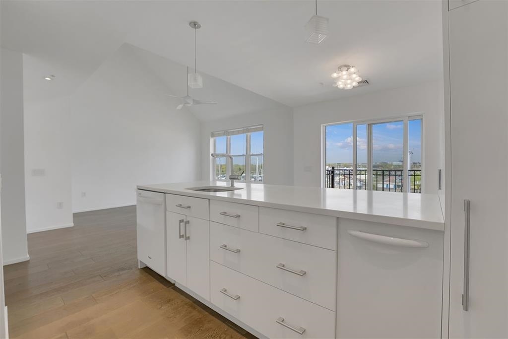 15 WARREN ST Unit: 424