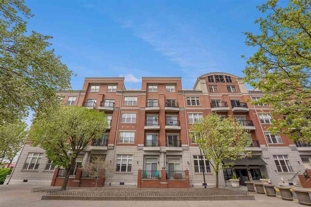 15 WARREN ST Unit: 424