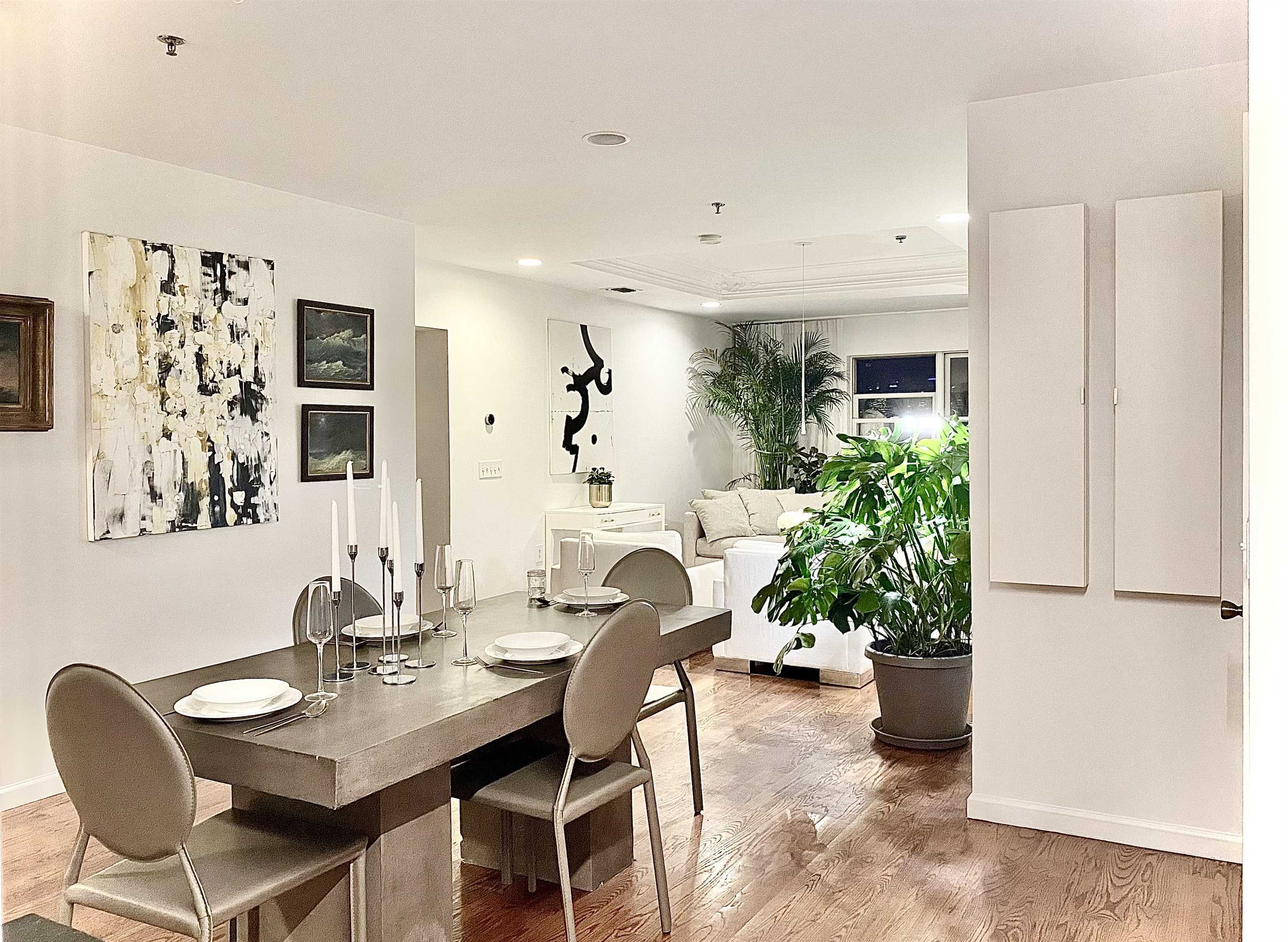 135 38TH ST Unit: 605