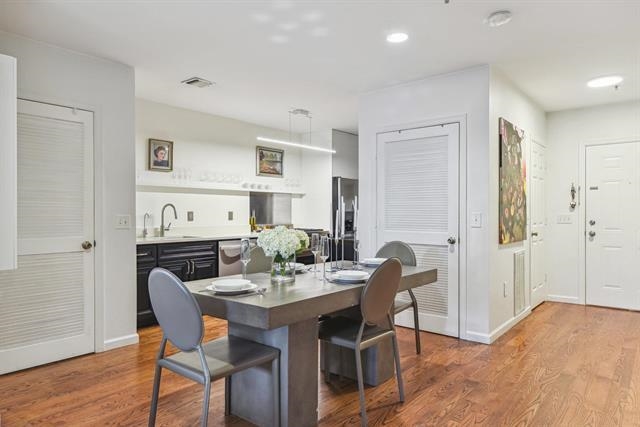 135 38TH ST Unit: 605