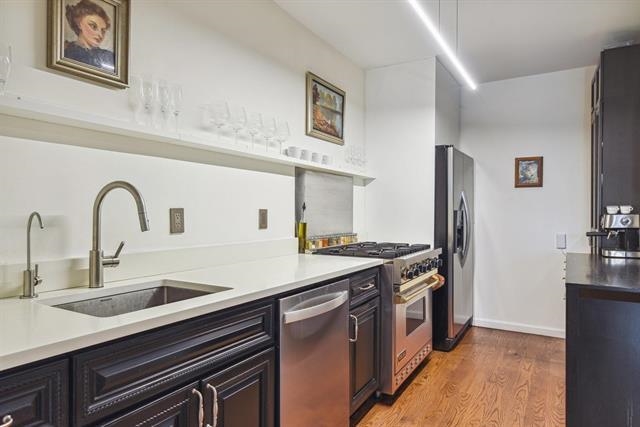 135 38TH ST Unit: 605
