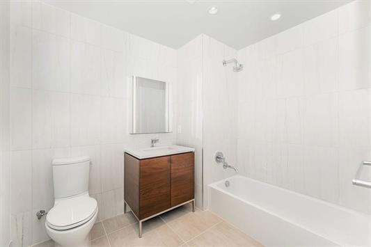 1000 MAXWELL LANE Unit: 11E