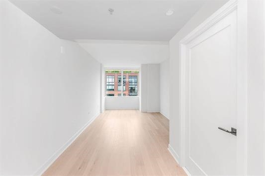 1000 MAXWELL LANE Unit: 11E