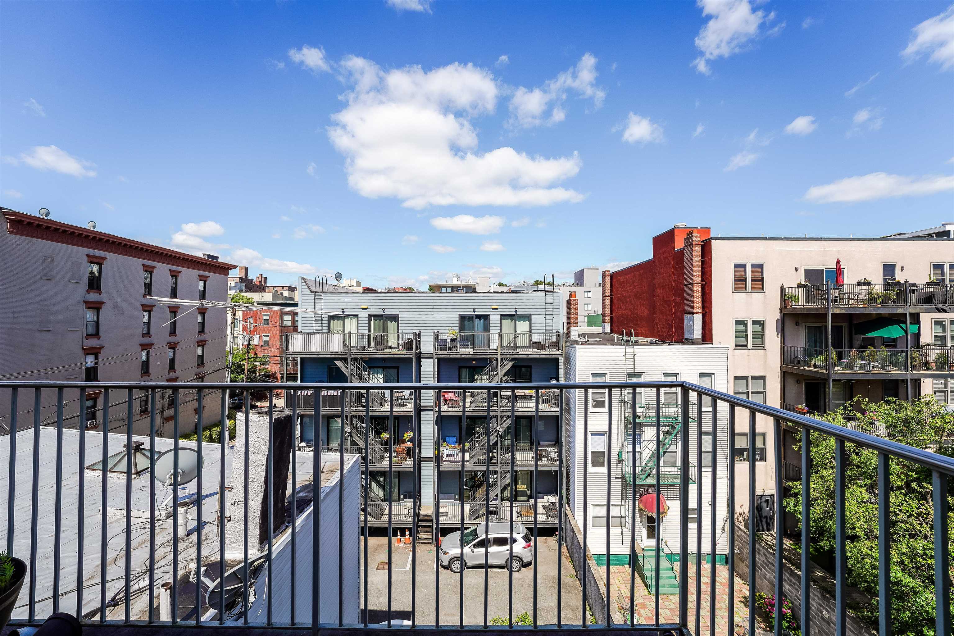 402 MADISON ST Unit: 4