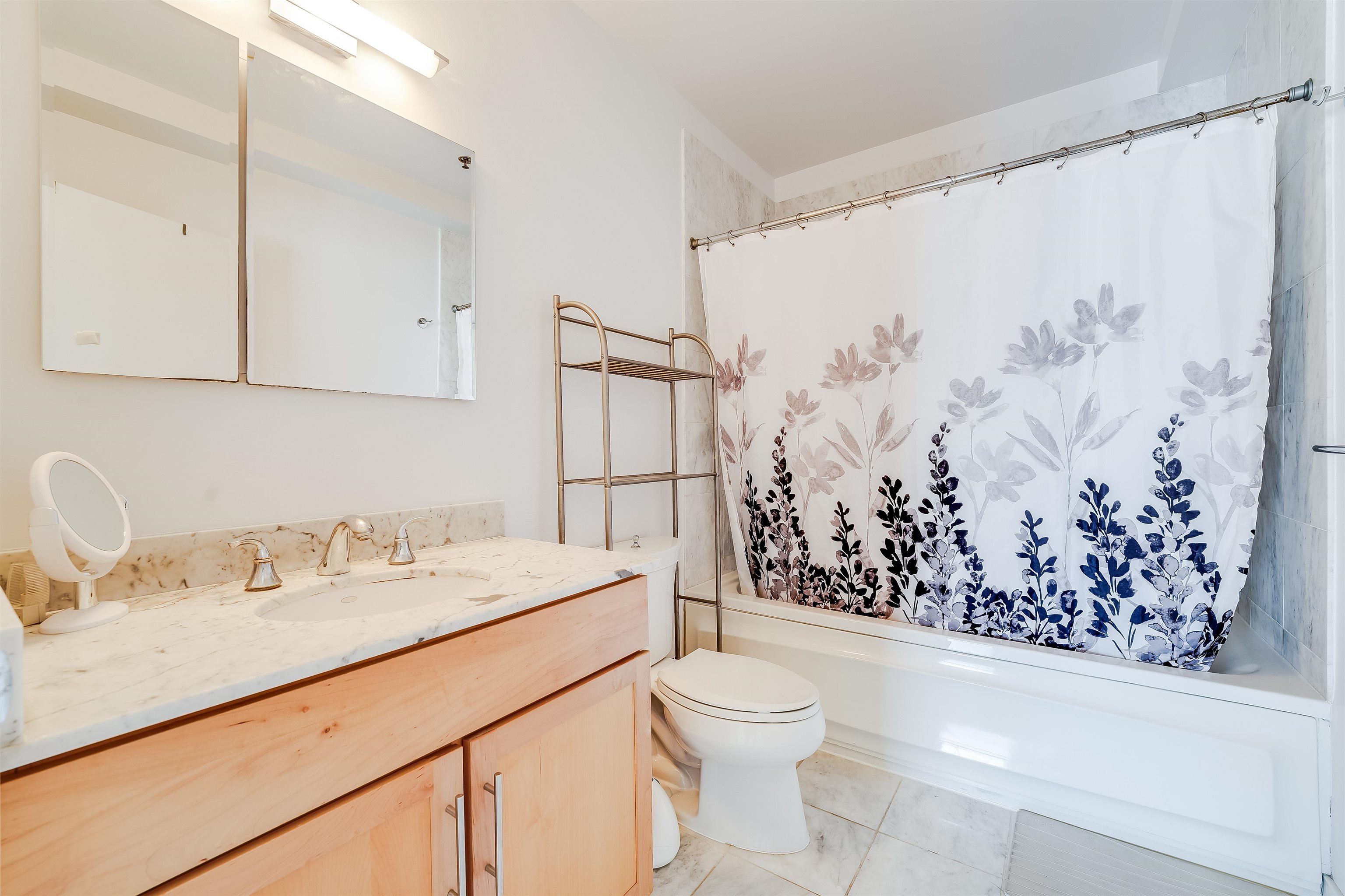 402 MADISON ST Unit: 4