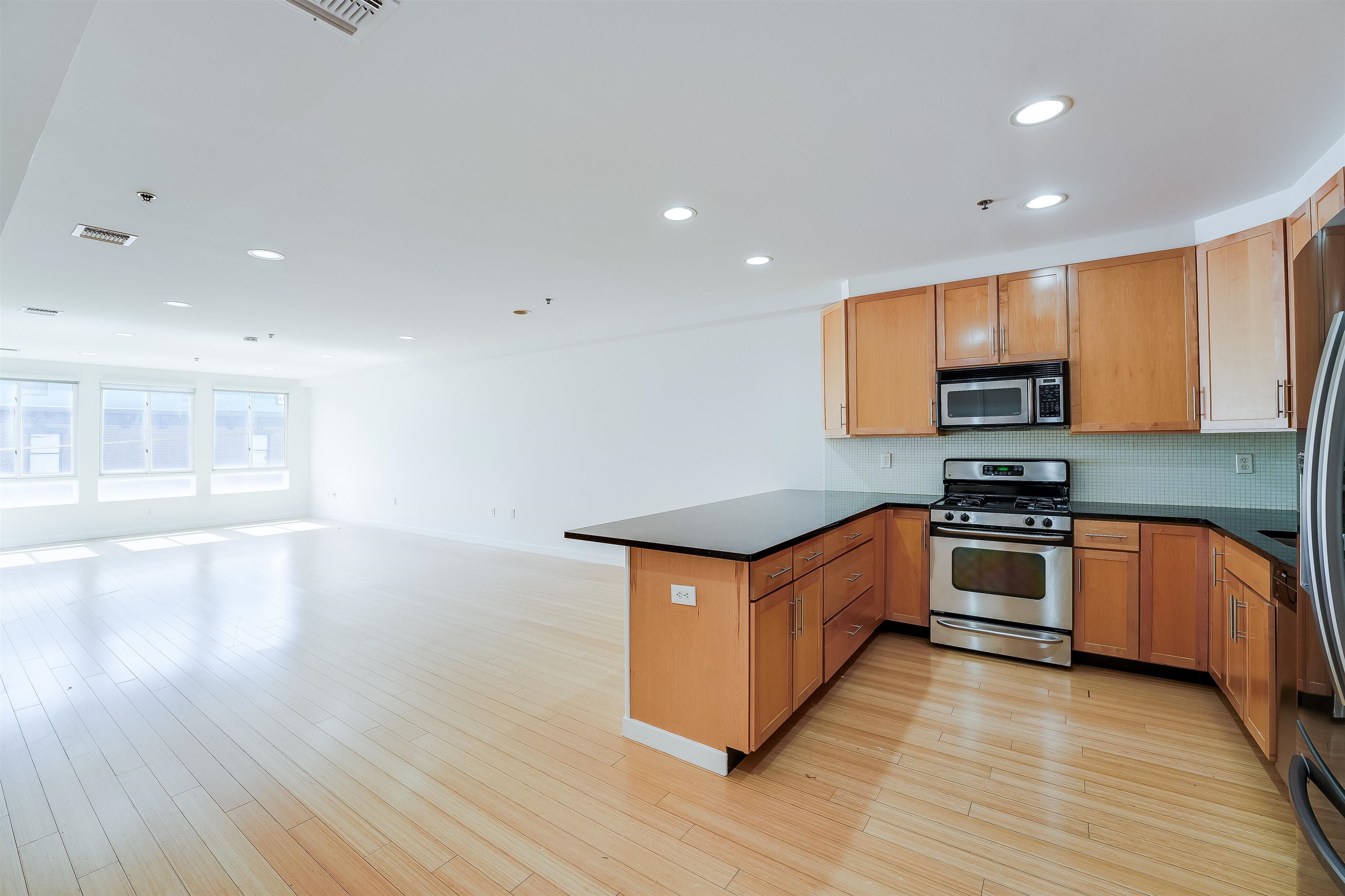 402 MADISON ST Unit: 4