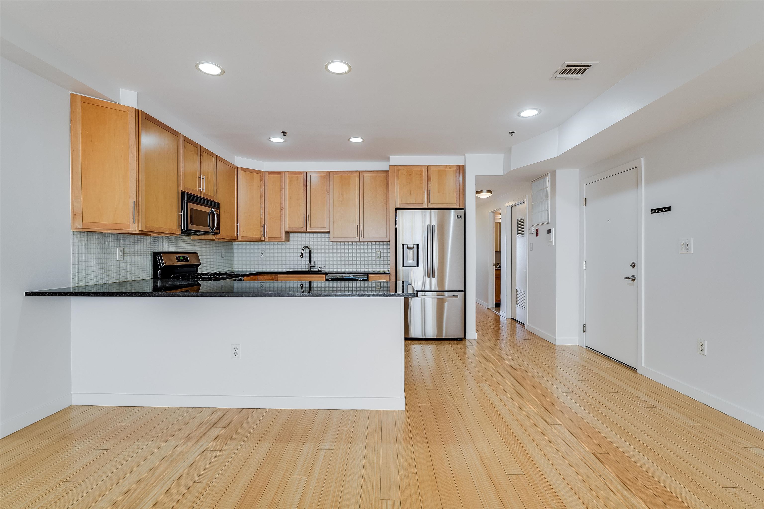 402 MADISON ST Unit: 4