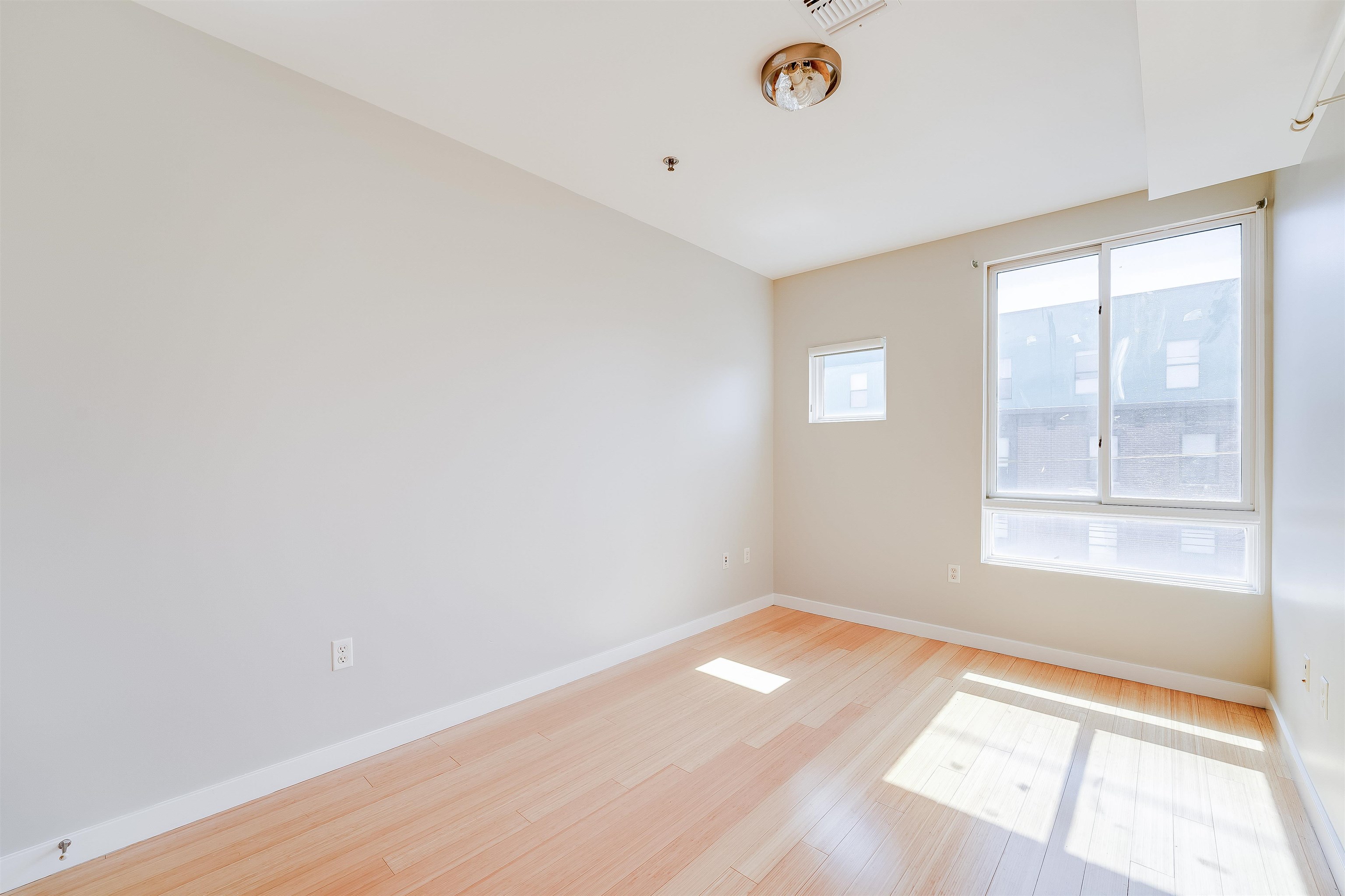 402 MADISON ST Unit: 4