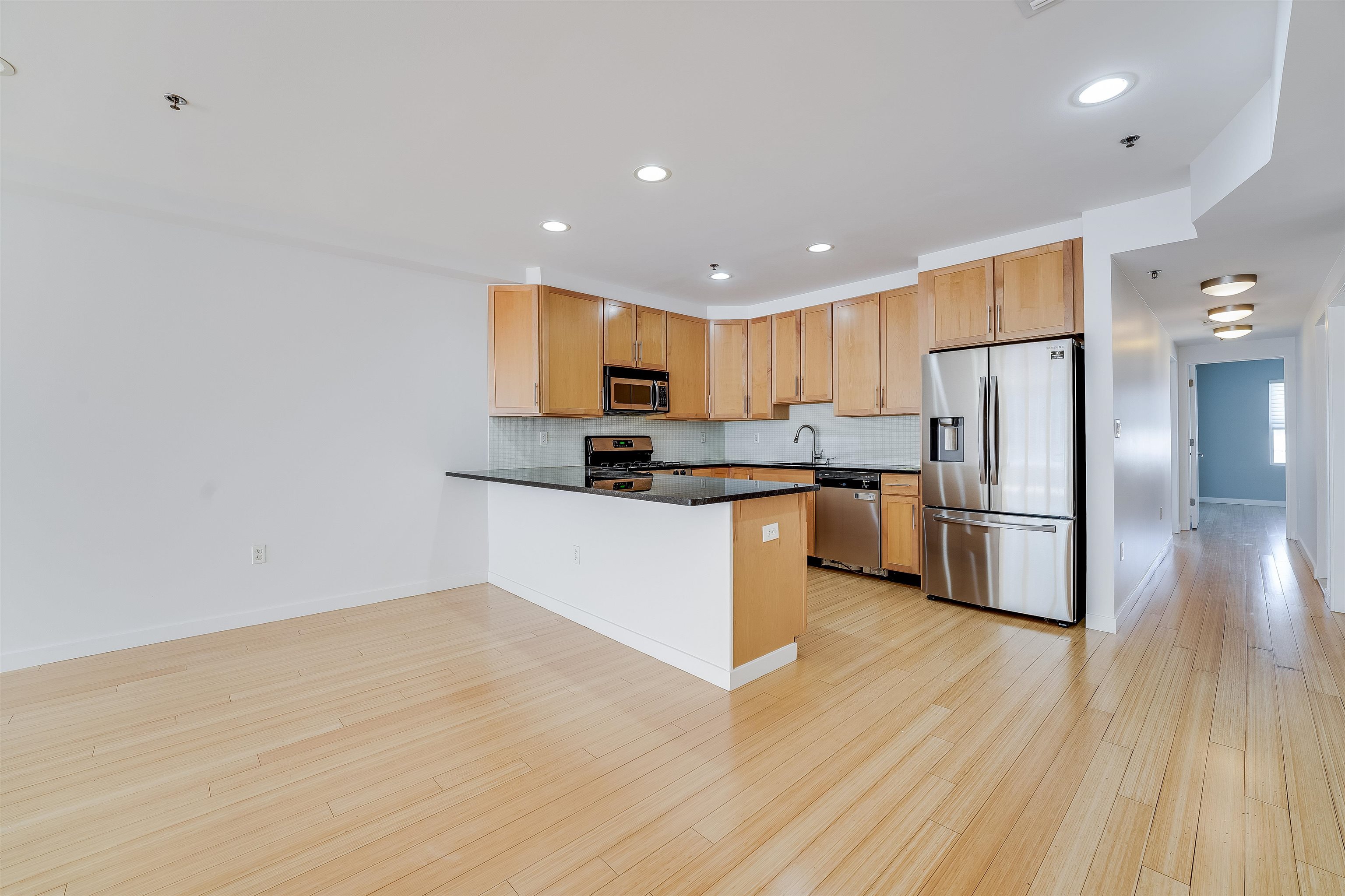 402 MADISON ST Unit: 4