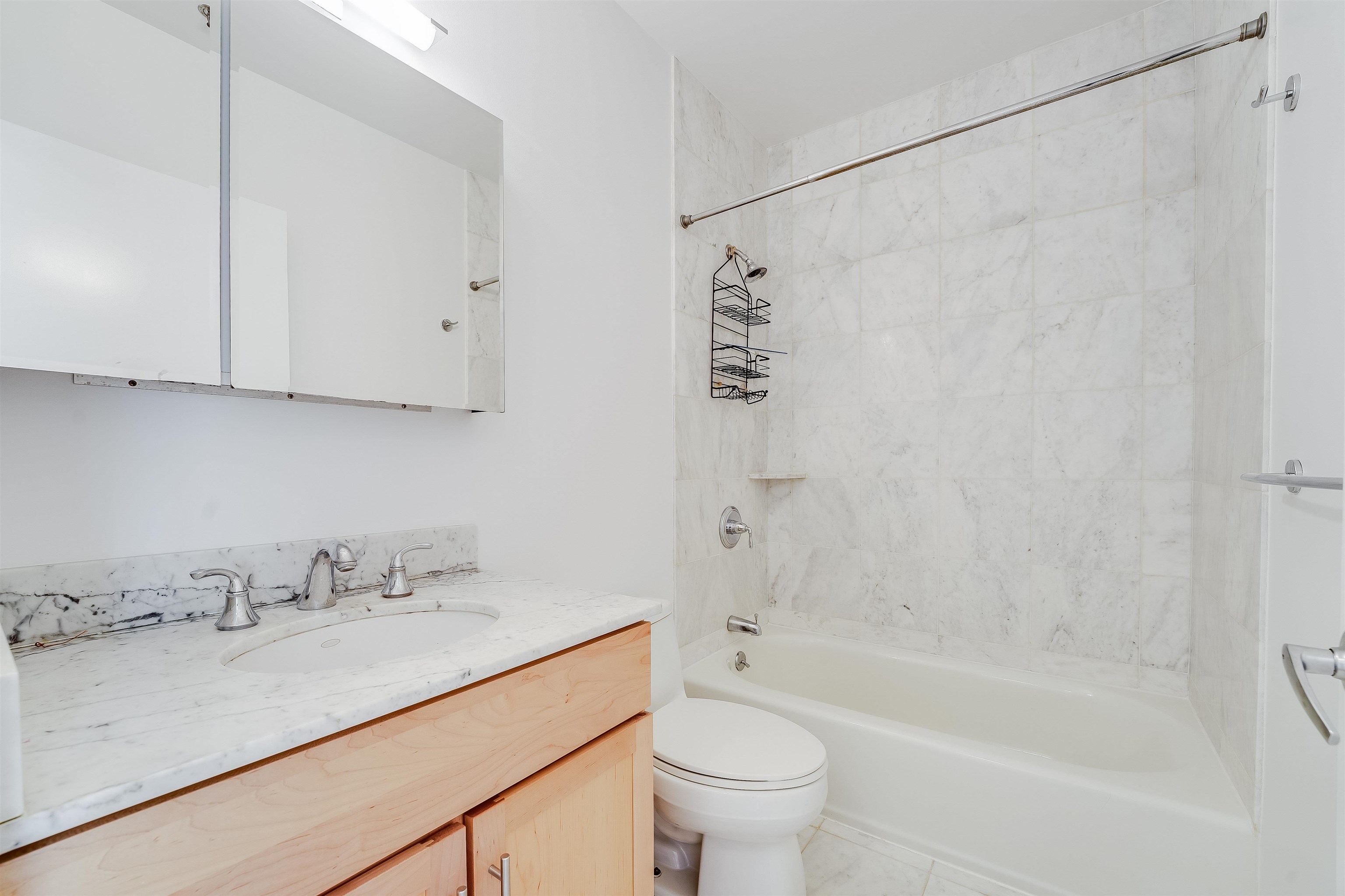 402 MADISON ST Unit: 4