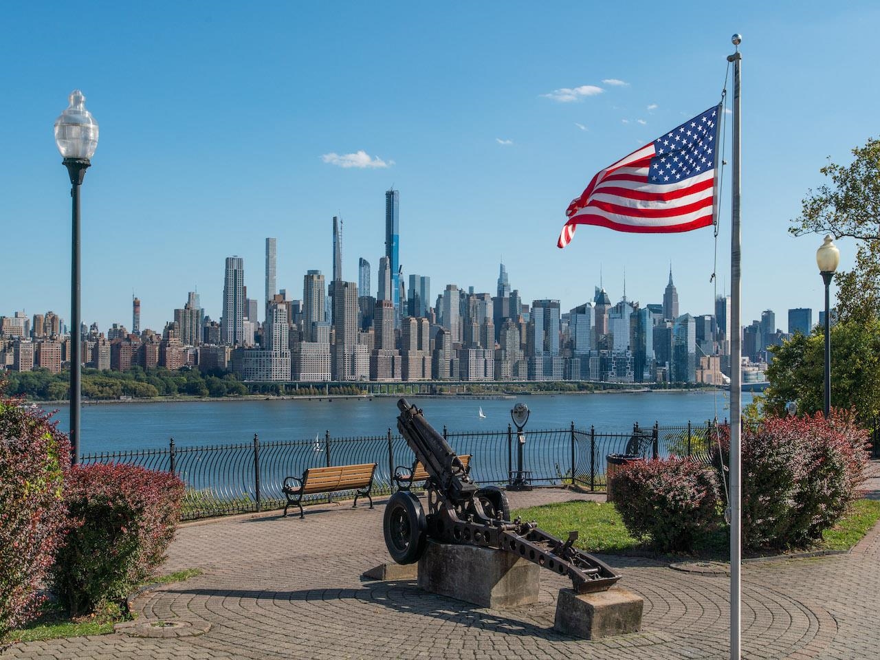 7501 BLVD EAST Unit: B