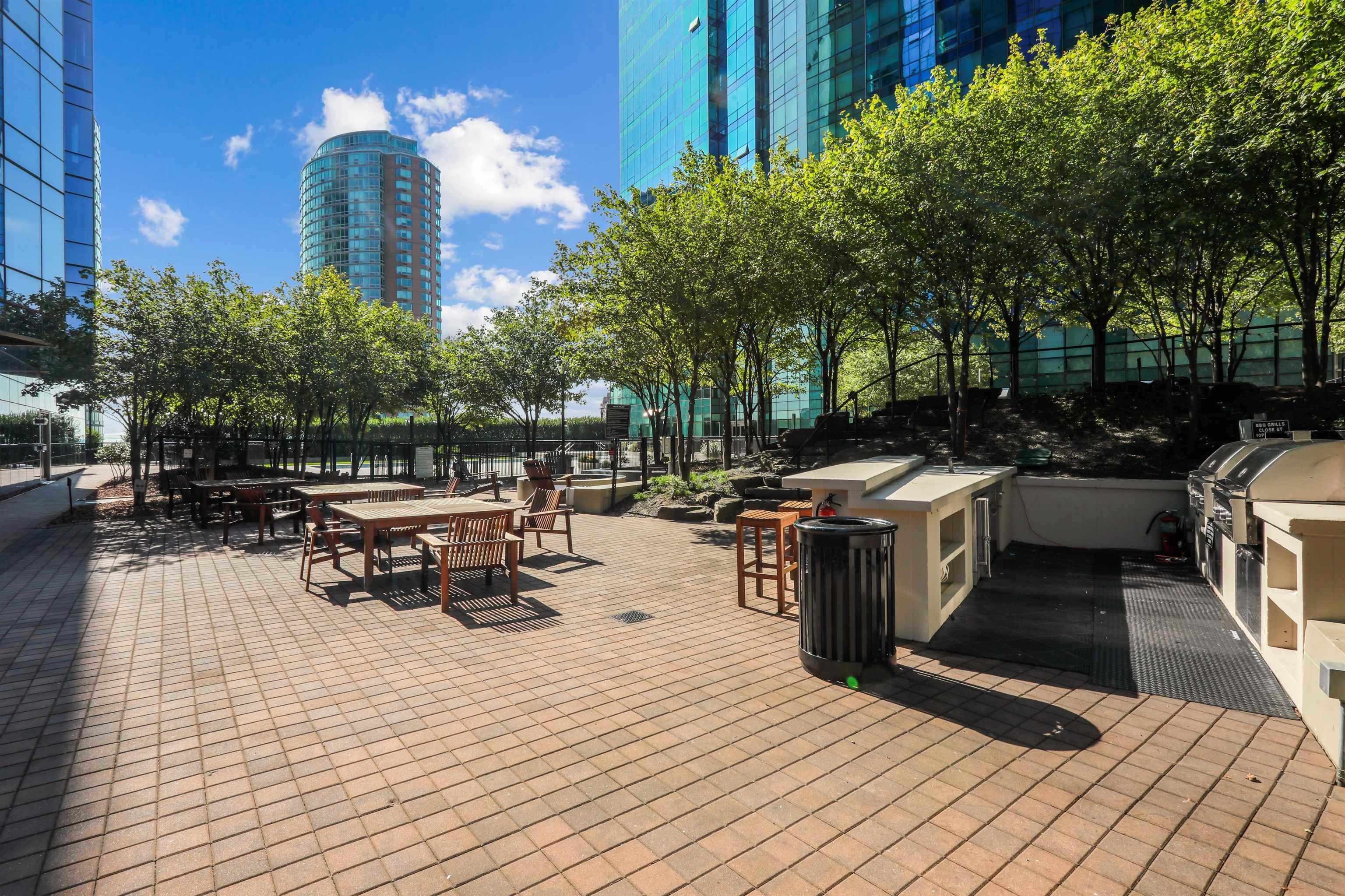 77 HUDSON ST Unit: 2701